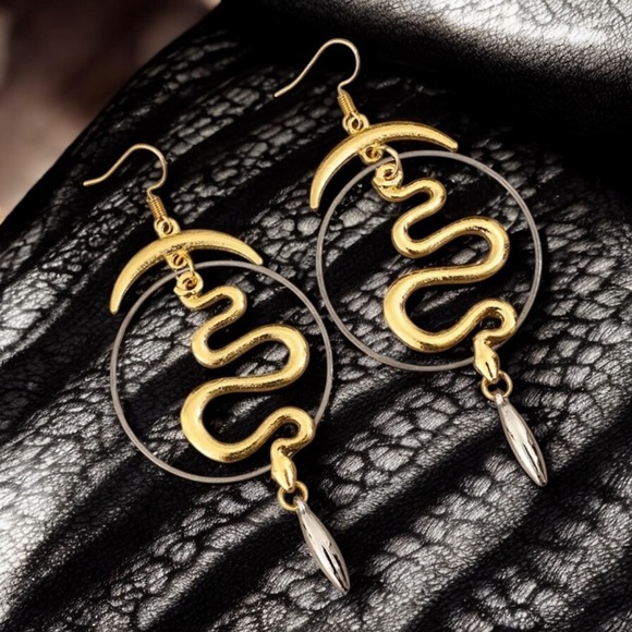 Jewelry - Chic Black, Gold, and Silver Toned Boho Snake Earrings Witchy